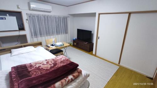 room detail thumbnail 1