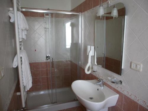 Hotel Sirena – Ogliastro Marina, UT