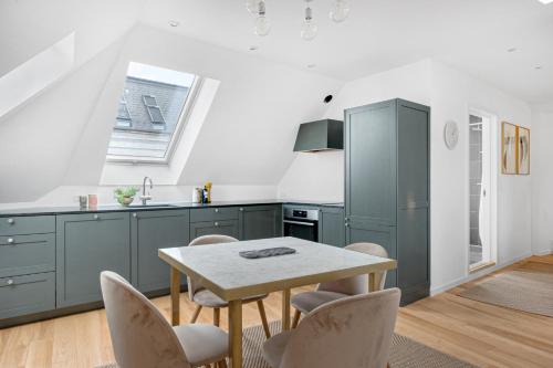 Regent 9 - Great Apt with Terrace in City Centre - image 4