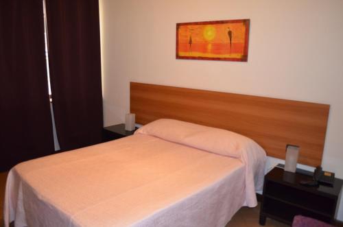 Economy Double Room image 4