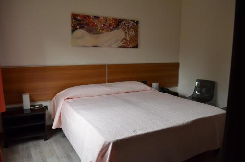 Double or Twin Room image 4