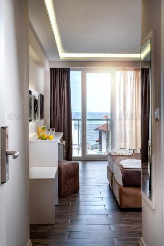 Hotel Sunny Room Type - Deluxe Double Room