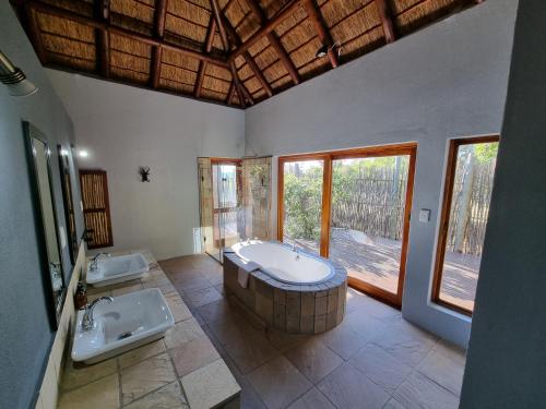 Livingstone Bush Lodge, Mabalingwe