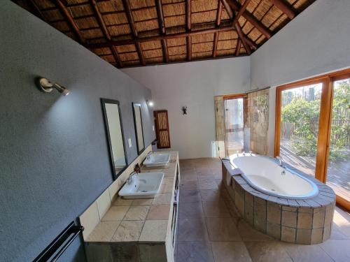 Livingstone Bush Lodge, Mabalingwe