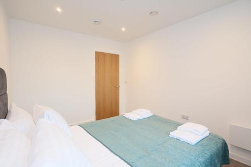 Central Birmingham Contemporary 2 Bed Apartment