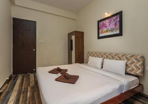 SaffronStays Barney, Lonavala - pet-friendly pool villa near Sunny Da Dhaba