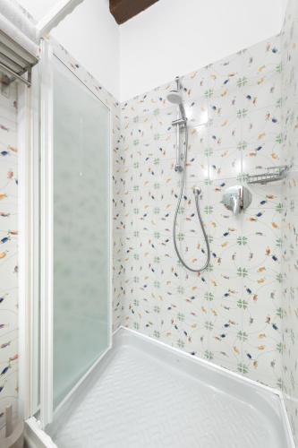 Double or Twin Room image 4