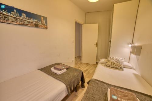 PobleSec Apartment - HiGuests