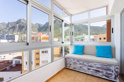  Live Bajamar Luna Balcony & Beach View in Bajamar