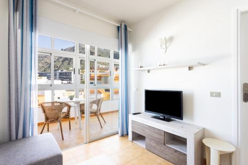  Live Bajamar Luna Balcony & Beach View in Bajamar