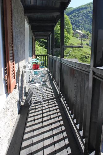 Skats, BnB "A la Crus" in Onsernone