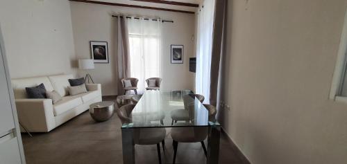Balmes 1-6 pax + terrace very close to the Central Market - image 12