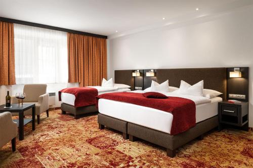 Hotel Singer - image 3