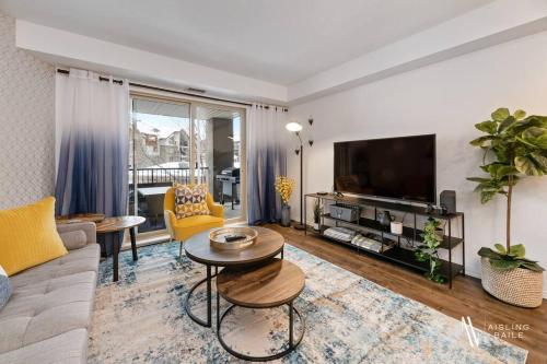 . Chic Retreat, Modern, Pool, Hot Tub, Gym