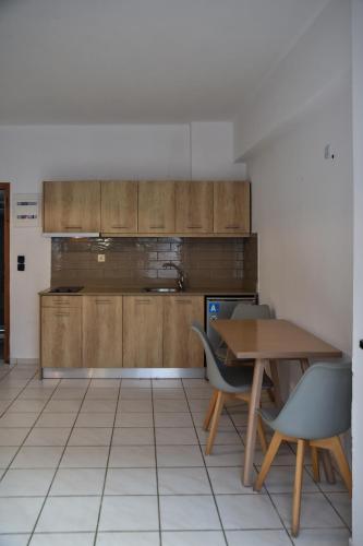 Iraklis Apartments - image 7