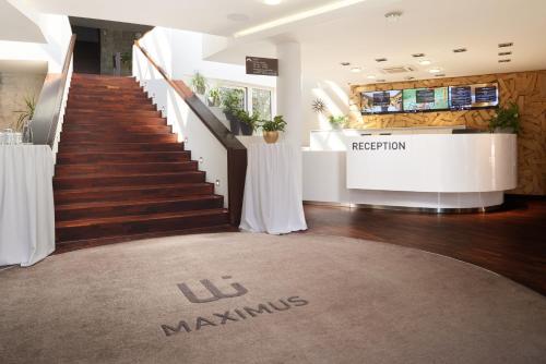 Maximus Resort in คนินิชคี