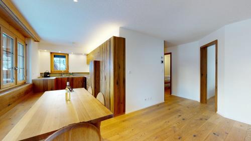 Modern and spacious apartment with balcony facing south, Marietta #2