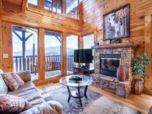 Bella Yani - Hot Tub, Pool Table, Air Hockey image