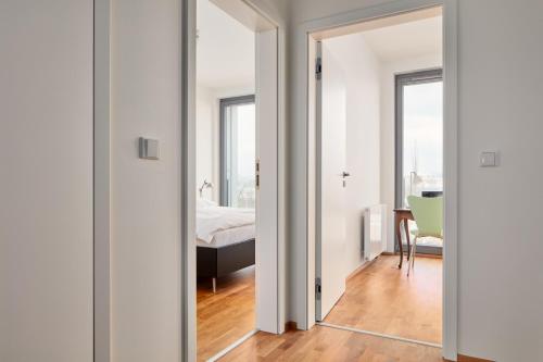 Prague Days - Spacious Apartment with Balcony by the Vltava river in Karlin - image 7