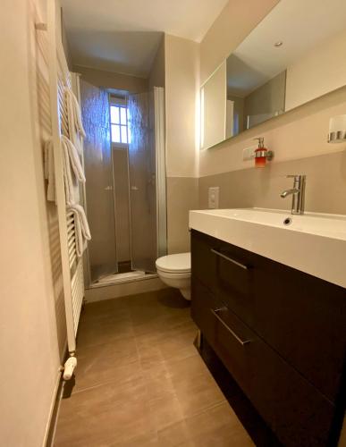 Two-Bedroom Apartment (2-3 Adults) image 6