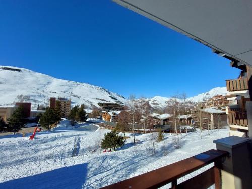 Appart 3 étoiles 6 pers au pied des pistes vue spendide sur la montagne les 2 alpes 1800 m