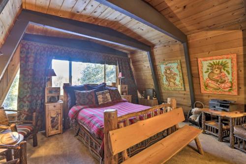 Mountain Cabin with Hot Tub in Chambers Landing! in Homewood (CA)