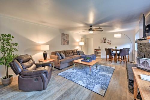 Modern Redmond Home with 2 Fireplaces and Yard!, Redmond