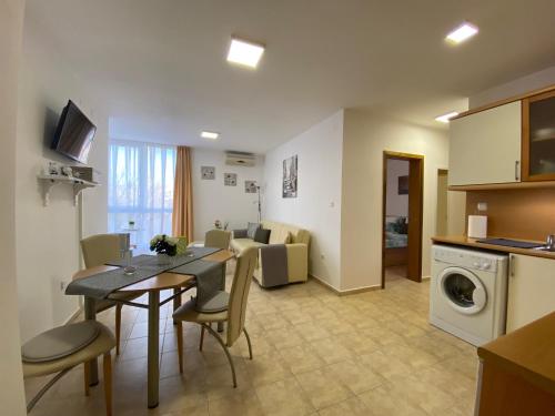 ANITA A 25 Apartment Pool View SUNNY BEACH - image 3