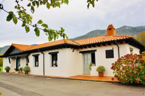  Apartamentos Entrenueces, Pension in Ribadesella