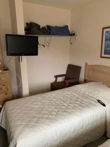 Summer Place Hotel