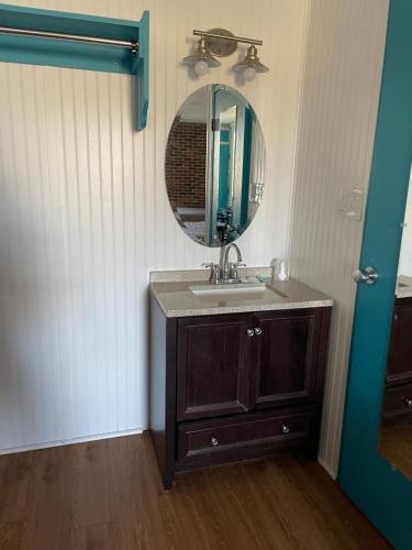 Rodeway Inn - image 9