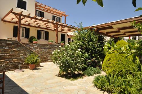 Handakas Studios 3