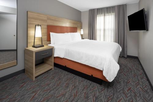 2 bedrooms, 3 beds