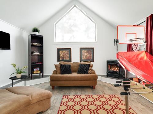 . Charming and Newly Renovated home in Arnprior