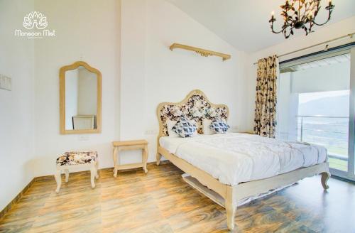Monsoon Mist Resort