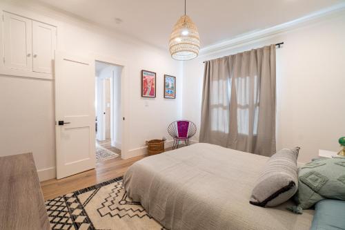 Plush 2-bed apt in Riverside Heights! - image 9