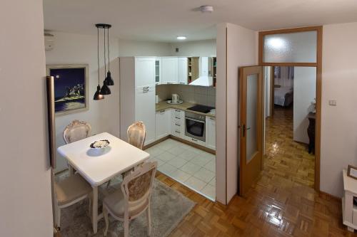 Apartment Barby - Aleja - image 4