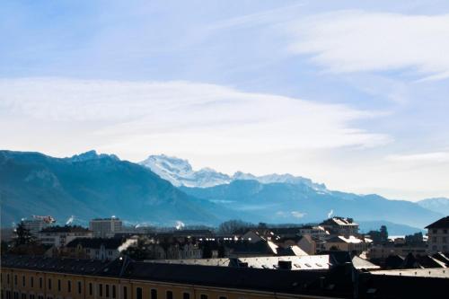 Nice & bright flat w balcony & beautiful view in Annecy center - Welkeys