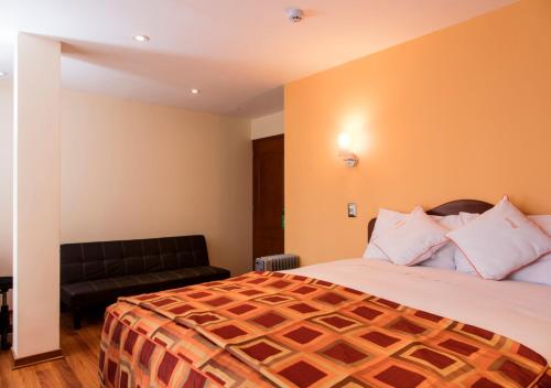 Deluxe Room image 6