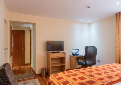 Deluxe Room image 5