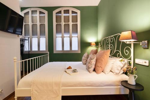 Two-Bedroom Apartment with Balcony (city views) image 8