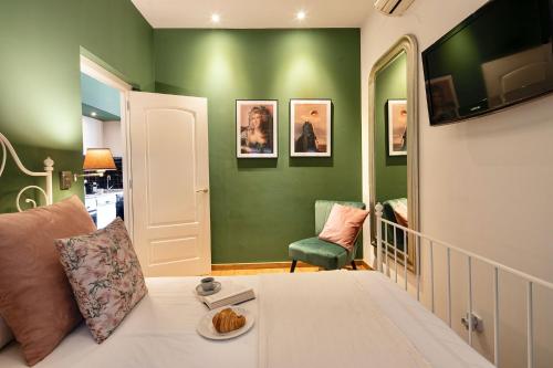 Two-Bedroom Apartment with Balcony (city views) image 5