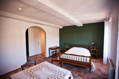 Hôtel de la Place (Hotel de la Place) in Mézel