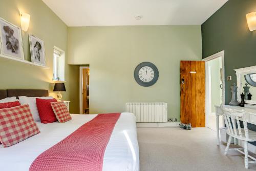 Broadrock Accommodation - Clock Cottage & The Loft - image 4