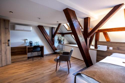 3 twin beds