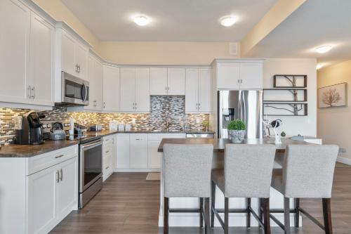 Oh What A View! - Lower Suite in Vernon, Canada