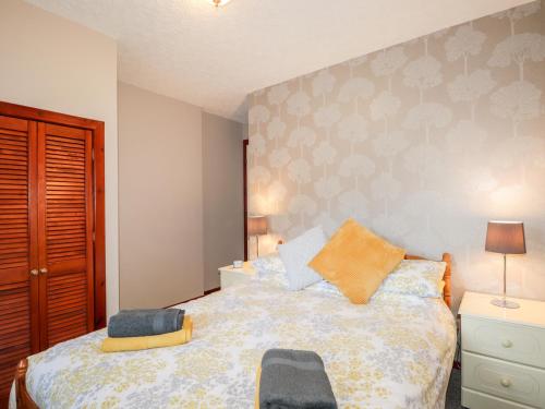 Larchfield Chalet 2 - image 7