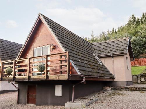 Larchfield Chalet 2 - image 8