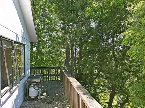 Matuku Hideaway - Taupo Holiday Home - image 3