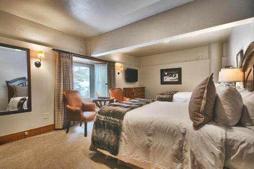 2 bedrooms, 4 beds